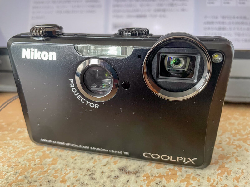 Nikon COOLPIX S1100pj】2024年4月のオールドコンデジ（屈曲式レンズ ...